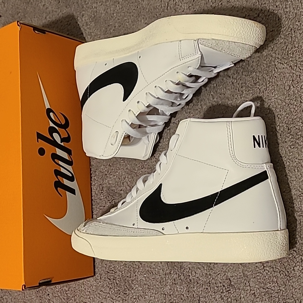 Nike Blazers - women's 9, men's 7.5